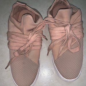 Steve Madden Sneakers